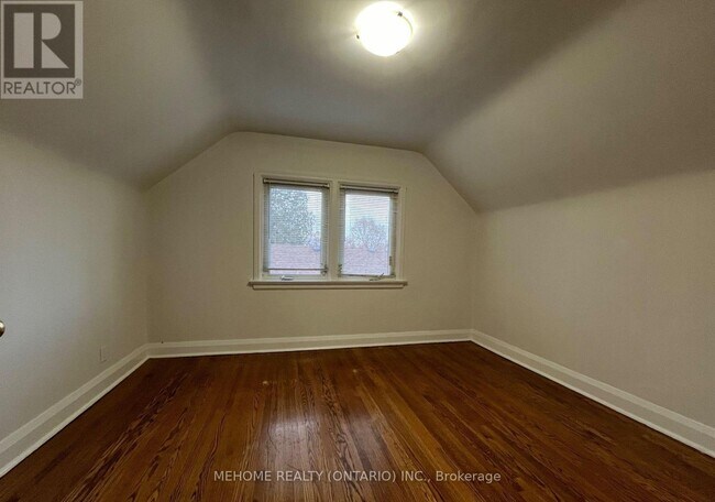 Photo - 80 Vanbrugh Ave