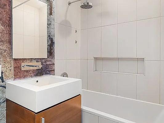 Photo - 519 Borden Avenue