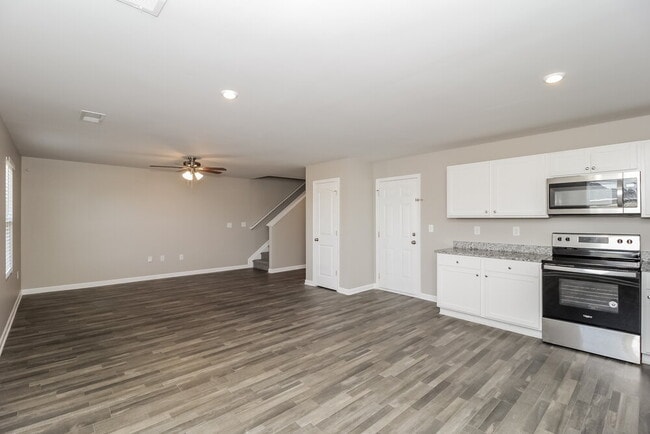 Photo - 1739 Mary Ave
