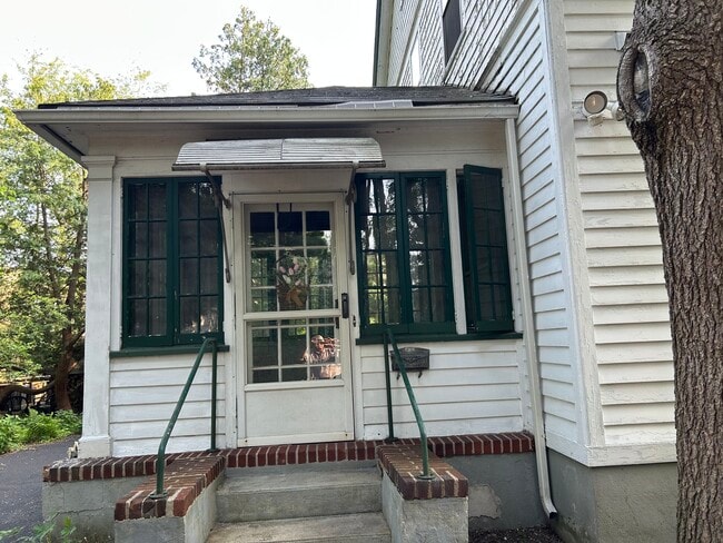 Photo - 25 S Monroe St Apartment Unit A