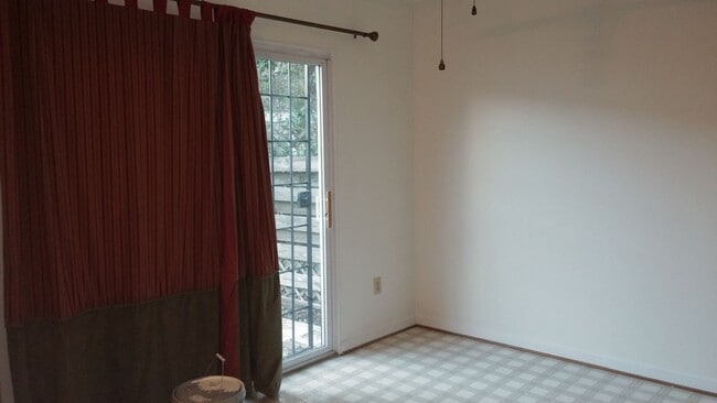 Photo - Spacious 2bd/1.5bth Condo Located in Laurel Square!!