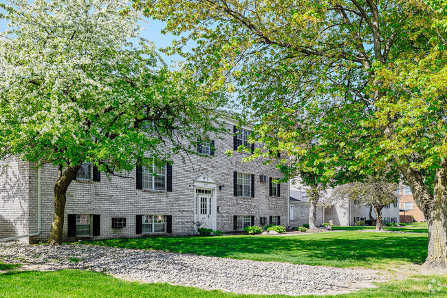 Building Photo - Glanzman Village Rental