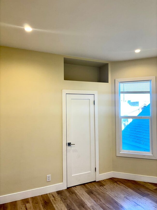 Building Photo - Perfect private room in the heart of Bernal Heights! Unit A-2