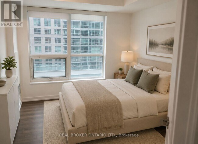 Photo - 18 Yonge St Unité 1013