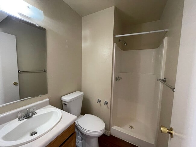 315 Hacienda Ct