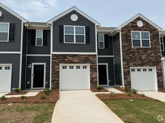 Building Photo - Brand New home in York!