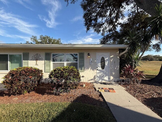 Building Photo - 2202 Clubhouse Dr Unit 183