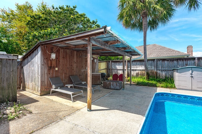 Photo - 301 Cypress St