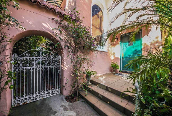 Photo - 1367 N Beverly Dr