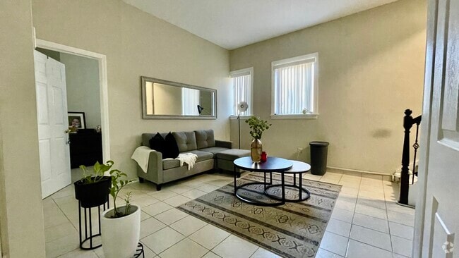 Building Photo - 241 10th St Rental