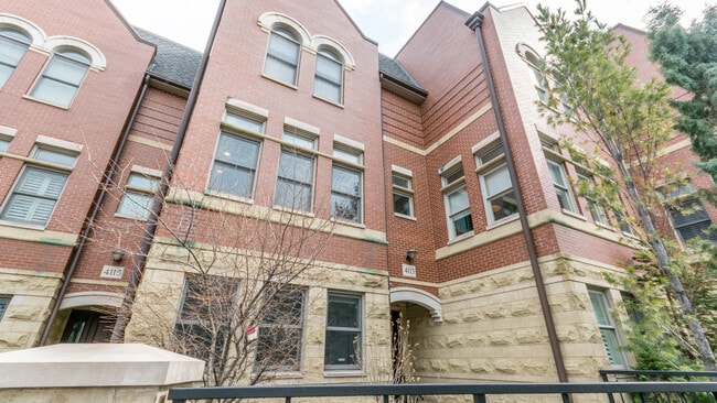 Building Photo - 4113 N Southport Ave