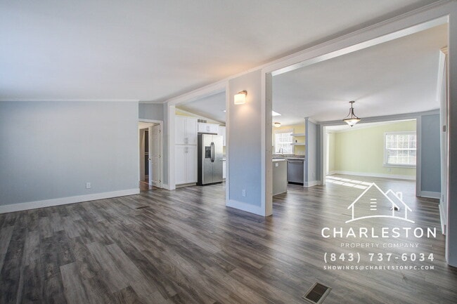 Photo - 1807 United Dr