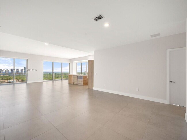 Photo - 16385 Biscayne Blvd Unit PH8