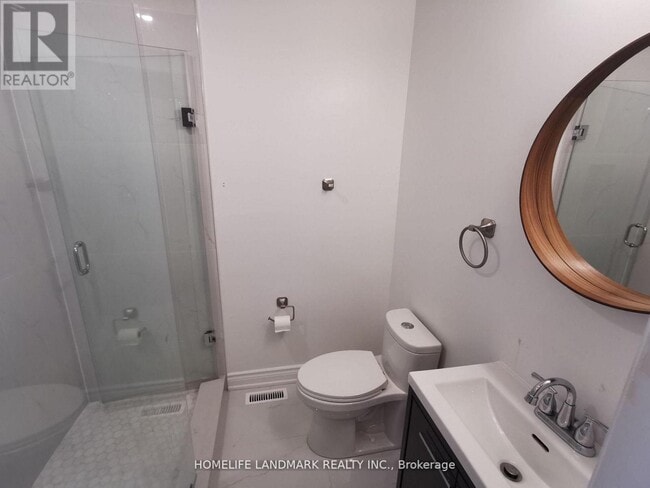 Photo - 84 Harrington Crescent