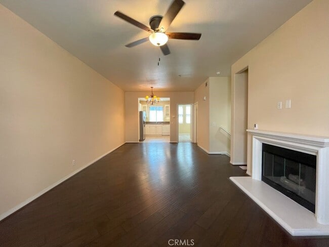 Photo - 306 District Ct