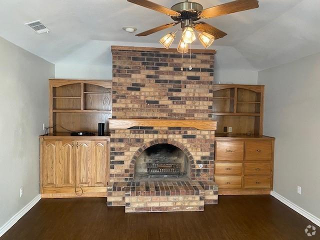 Building Photo - 1127 Bent Oaks Dr Rental