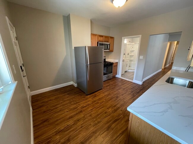 Photo - 227 Holland St