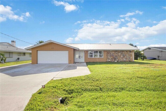 Photo - 2300 Harbour Dr