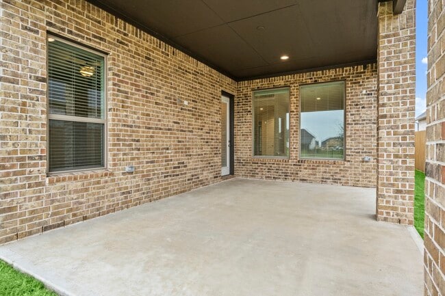 Photo - 29618 Mahogany View Ln