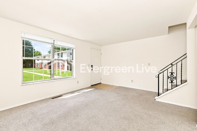 Photo - 8271 Mt Carmel St