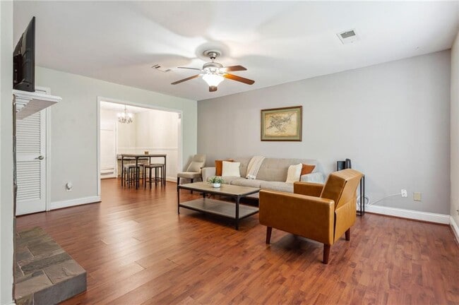 Photo - 102 Holcomb Ferry Rd