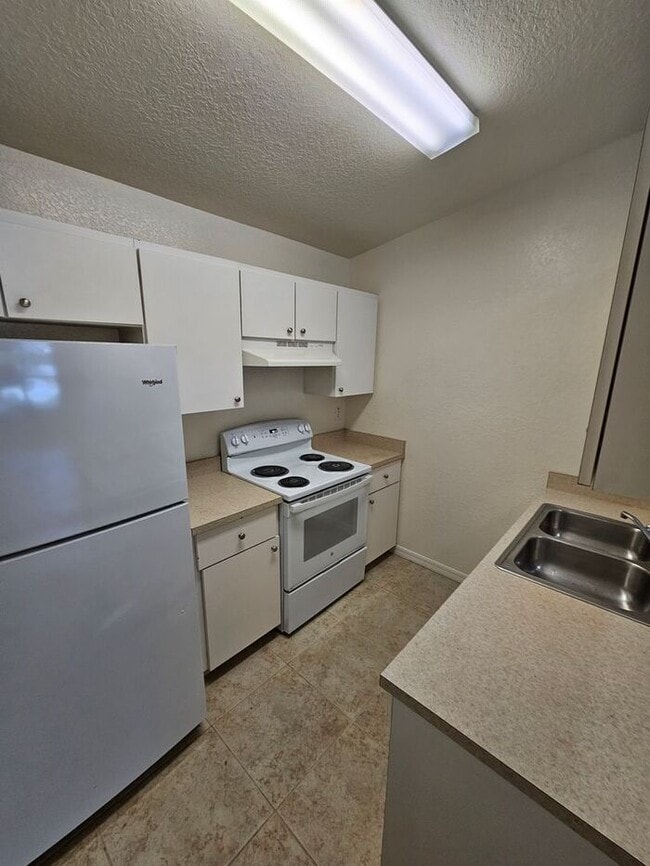Photo - 531 NE 28th Ave