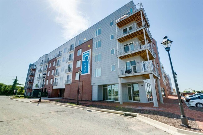 East 51 At Rocketts Landing