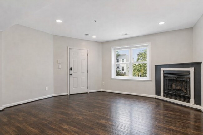 Photo - Bright, modern Capitol Hill 1 bed/1 bath condo with private outdoor space and secured parking