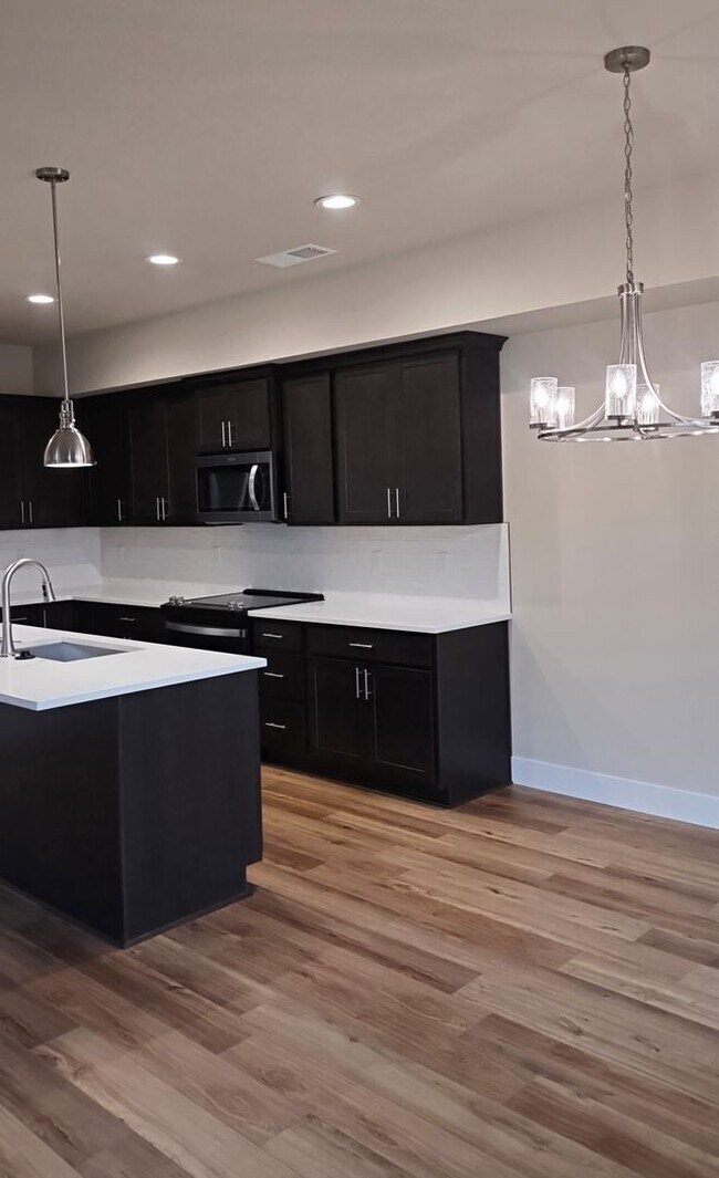 Photo - $1,000 Deposit Special! 4-Bed, 2.5-Bath Ho... House