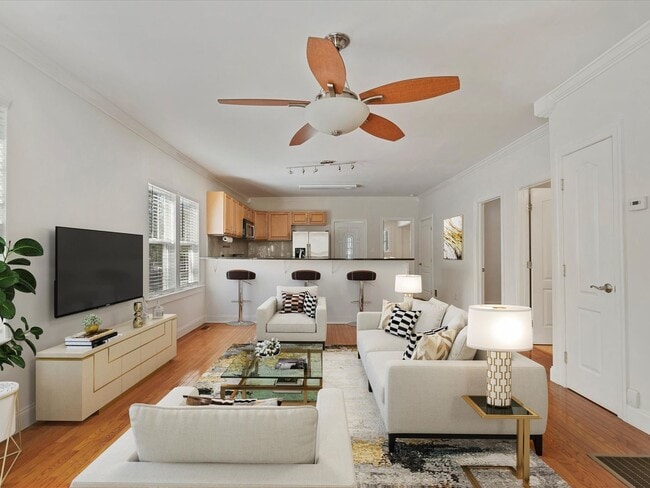 Photo - 3 Bedroom/2 bath house close to Optimist H...