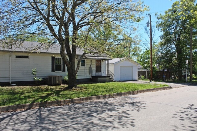 Photo - Alcoa City Rental Available Now