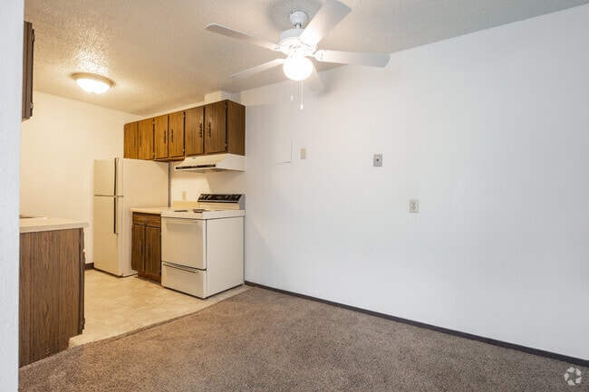 2BR, 1BA - 980SF