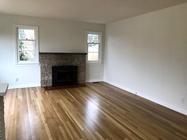 Photo - Charming 2+ bedroom , 2 bath , finished ba...