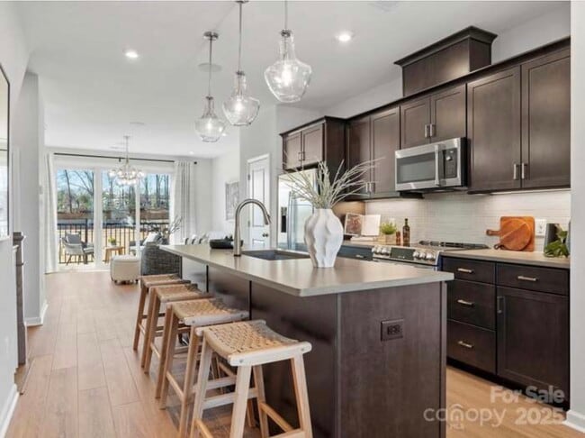 Photo - 5624 Kingspan Dr