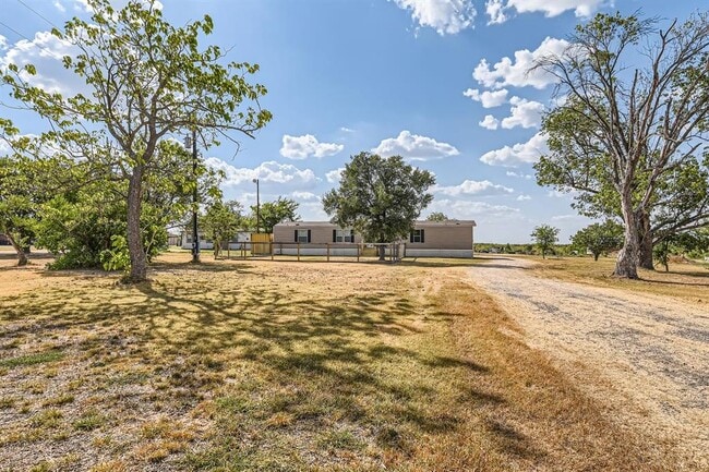 Building Photo - 517 Crossroads Dr