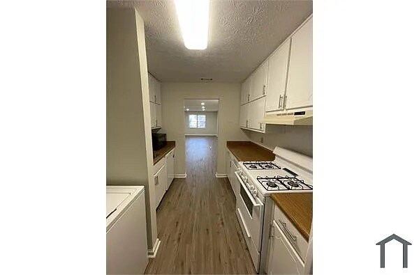 Photo - Room in Duplex on Glendale Ct