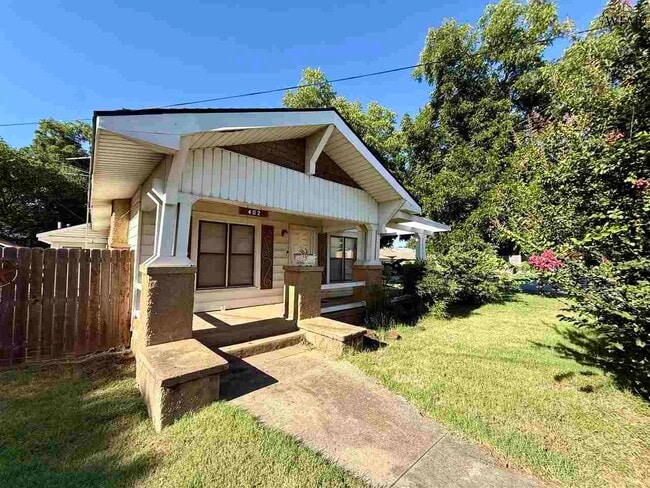 Building Photo - 402 W Omega St Rental