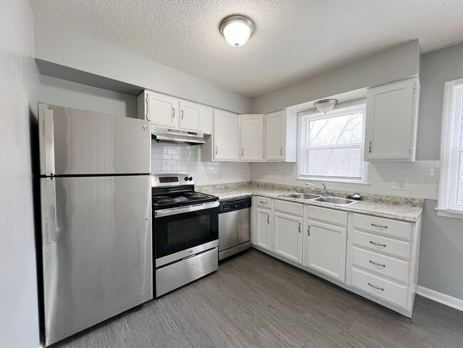 Photo - AVAILABLE SOON: Charming 3-Bedroom Home in Grandview!