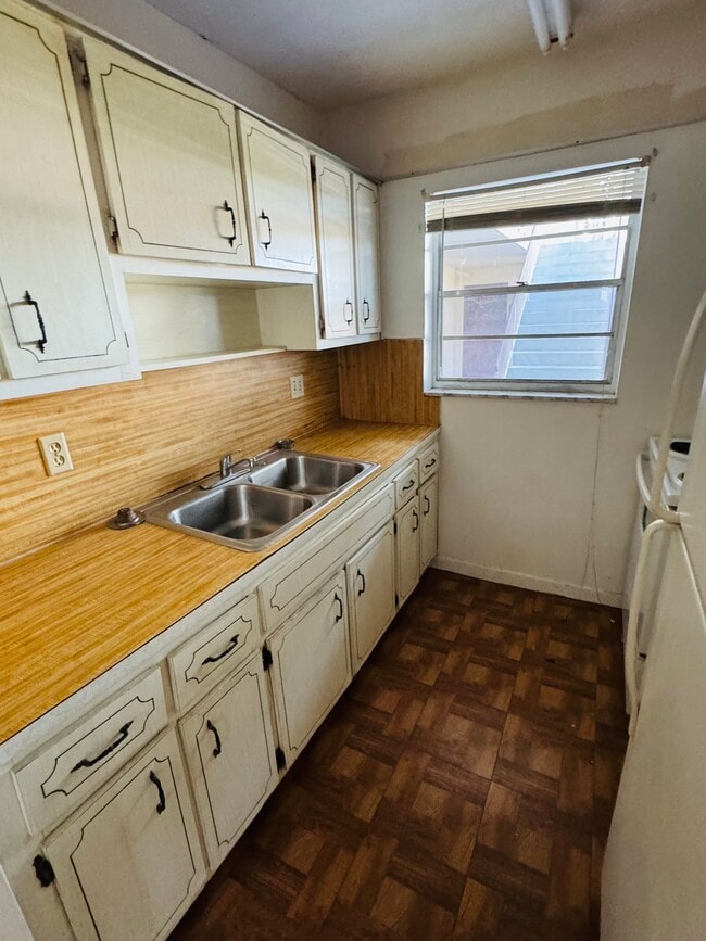 Photo - 606 S Center St