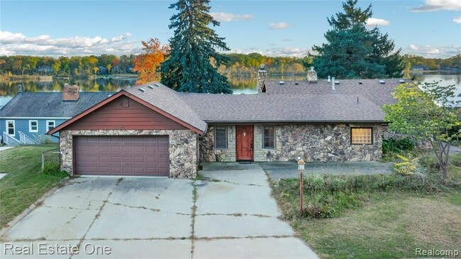 Photo - 2739 Lakeridge Ave