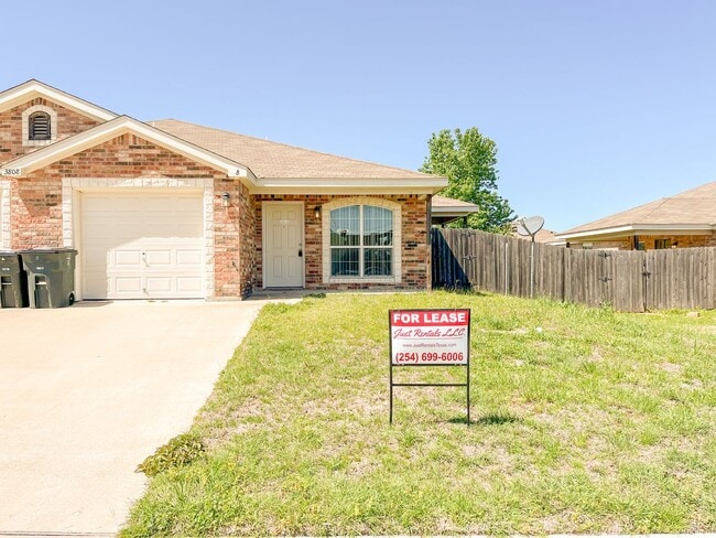 Building Photo - 3808 John Chisholm Loop Unit B
