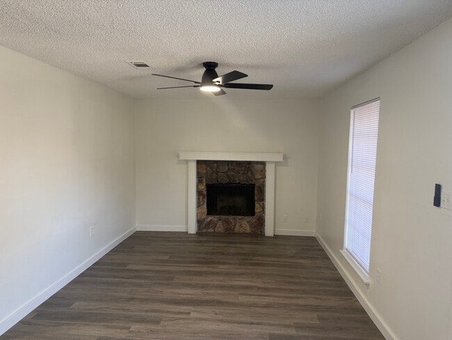 Photo - 4254 Southpark Dr Unit A