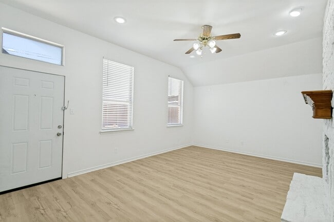 Photo - 1745 Woodstream Ln