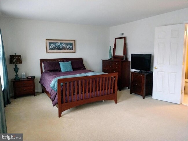 Photo - 8171 Douglas Fir Dr