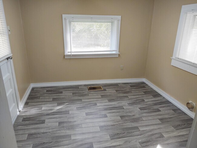 Photo - 2400 Ridgecrest Dr