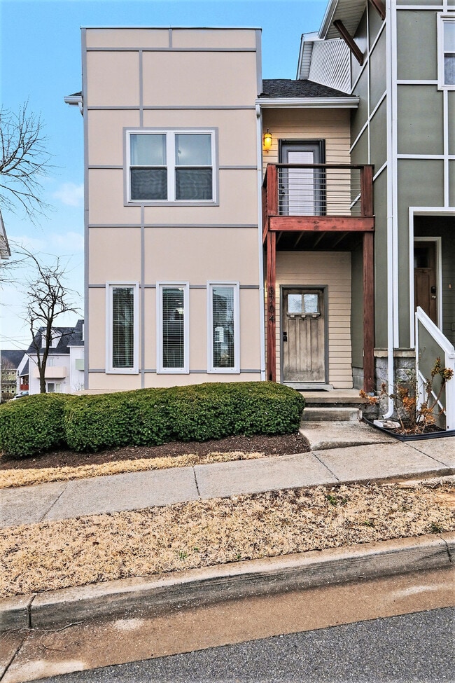 Photo - 3704 Lausanne Dr