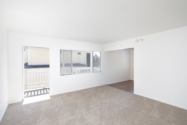 Photo - La Jolla / Village Area - Upstairs One Bedroom in the Village! Unidad 7705