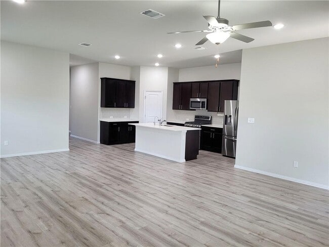 Photo - 300 Bright Star Ln