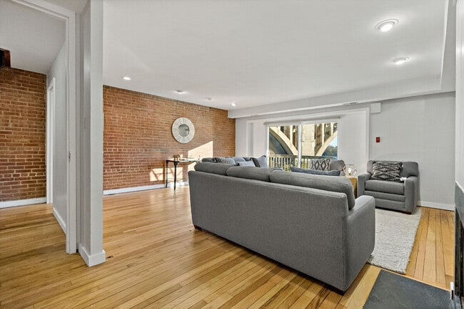 Photo - 3303 Water St NW Unidad SI ID1395461P