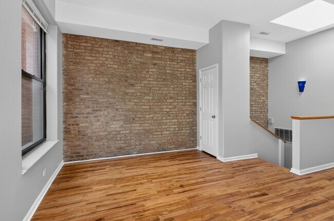 1422 W Taylor St